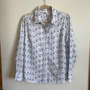 NWOT! Candace Cameron Bure Eyelet button front shirt